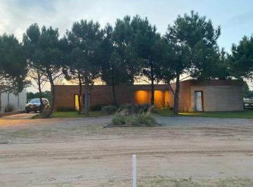 Casa · 244m² · 5 Ambientes · 2 Cocheras · Casa en Venta 5 Ambientes Pinamar La Herradura