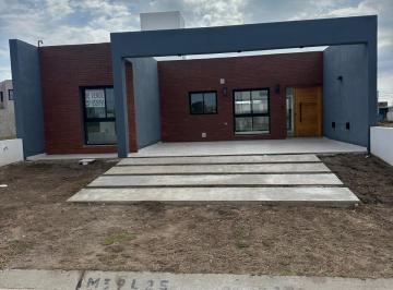 Casa de 6 ambientes, Córdoba · Vendo Casa en Docta Av (Malagueño)