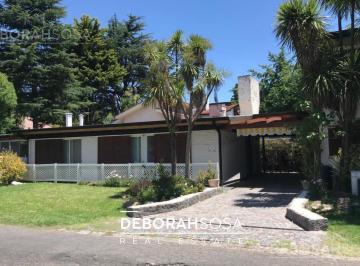 Casa · 155m² · 4 Ambientes · 3 Cocheras · Casa Apto Credito en Maschwitz Club con Pileta