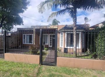 Casa de 4 ambientes, Almirante Brown · Venta de Casa 4 Ambientes con Pileta en Burzaco