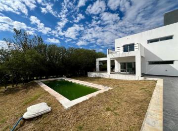 Casa · 502m² · 6 Ambientes · 2 Cocheras · Venta Casa 5 Dorm. Valle del Golf