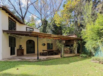 Casa · 300m² · 6 Ambientes · 2 Cocheras · Casa Quinta en Venta de 4 Dorm., Barrio La Bota, Benavidez