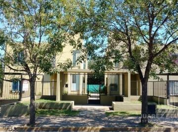 Casa · 100m² · 4 Ambientes · 1 Cochera · Alquiler Duplex 2 Dorm. - Villa Allende Centro, Caseros Al 100