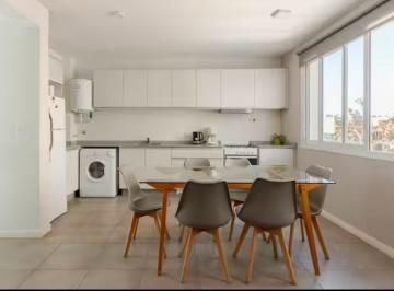Departamento · 70m² · 5 Ambientes · 1 Cochera · Amueblado, Luminoso y Moderno Duplex en Alquiler