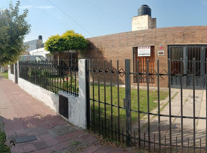 Casa · 130m² · 5 Ambientes · 2 Cocheras