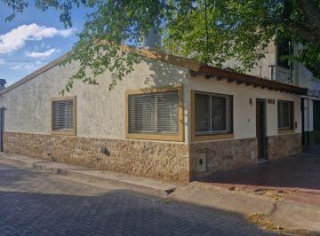 Casa de 6 ambientes, Ciudad de Mendoza · Casa Esquina en Sexta Sección