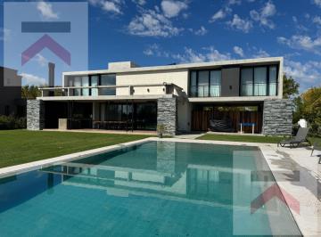 Casa · 1520m² · 5 Ambientes · 2 Cocheras · Hermosa Casa Al Agua 4dorm en Chacras de La Reserva Cardales