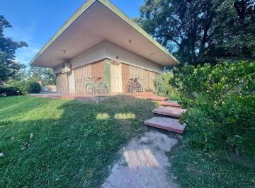 Quinta vacacional · 171m² · 4 Dormitorios · 1 Cochera · Venta Casa Quinta Cerca Ruta 40