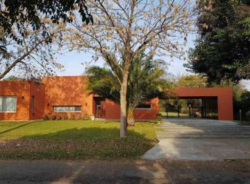 Casa · 224m² · 4 Ambientes · 3 Cocheras · Venta Casa 3 Dorm. Barrio Segundas Colinas