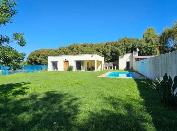 Casa · 80m² · 4 Ambientes · 1 Cochera · Venta Casa 2 Dorm. - Pileta. Villa Amelia