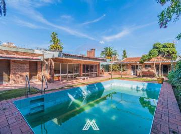 Casa · 190m² · 4 Ambientes · 2 Cocheras · Vendo Casa con Piscina en Malvin 3 Dorm.