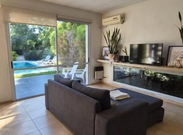 Casa · 160m² · 3 Dormitorios · 2 Cocheras · Alquier en Cadaques 3 Dorm.