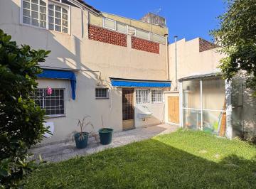 PH de 2 ambientes, Agronomía · PH 2 Amb con Jardin y Parrilla Sin Expensas