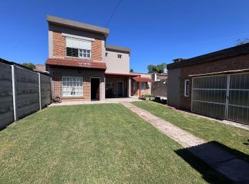 Casa · 138m² · 3 Ambientes · 1 Cochera · Casa en Venta 3 Ambientes en Merlo Sur Apto Credito