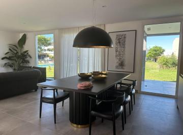 Casa · 178m² · 6 Ambientes · 2 Cocheras · Casa en Venta Puertos, Barrio Vistas