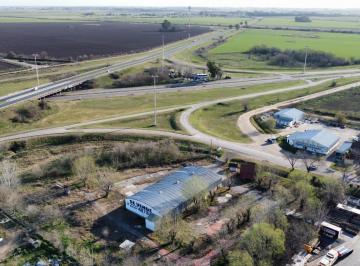 Bodega-Galpón · 910m² · Venta - Fracción Comercial con Importante Galpón y Oficina