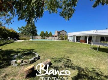 Casa · 180m² · 6 Ambientes · 2 Cocheras · Casa en Alquiler en San Francisco, Villanueva, Tigre
