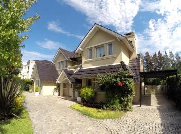 Casa de 6 ambientes, Pilar · Casa en Alquiler en Barrio Cerrado Haras del Pilar – Amplio Parque y Piscina