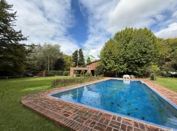 Casa de 8 ambientes, Berazategui · Casa en Venta en Estancia San Juan