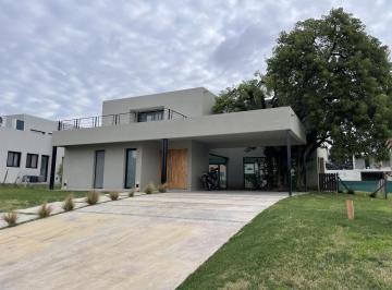 Casa · 245m² · 4 Ambientes · 2 Cocheras · Venta Casa de 3 Dormtiorios a Estrenar - Pilara - Pilar