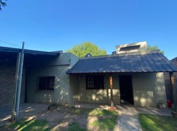 Casa · 150m² · 4 Ambientes · 1 Cochera · Casa en Falucho 537