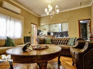 Casa · 160m² · 4 Ambientes · Casa de 4 Ambientes en Venta en Olivos con Patio, Terraza y Quincho