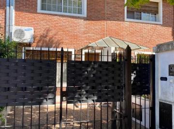 Casa de 4 ambientes, San Isidro · Hermoso Duplex con Patio - Excelente Ubicación