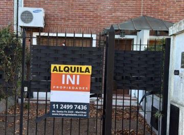 Casa de 4 ambientes, San Isidro · Hermoso Duplex con Patio - Excelente Ubicación