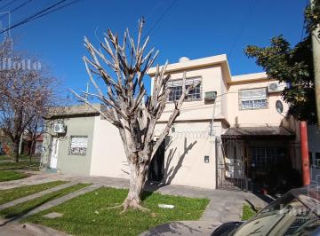 Departamento · 65m² · 3 Ambientes · PH en Alquiler en Remedios de Escalada