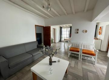 Casa · 85m² · 2 Dormitorios · 1 Cochera · Casa Amoblada de 2 Dorm. en Chacras de Coria