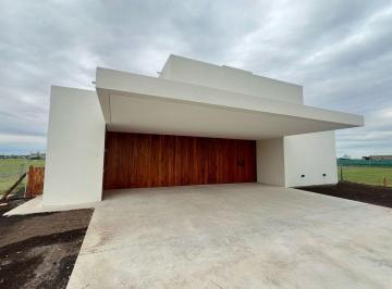 Casa · 205m² · 6 Ambientes · 3 Cocheras · Venta Casa 4 Dorm. a Estrenar Frente Sur