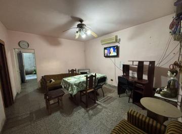 DEH-DEH-566_2 · Casa 2 Dorm., Garaje y Patio