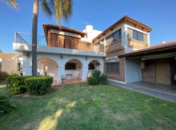 Casa · 330m² · 6 Ambientes · 2 Cocheras · Venta Casa 4 Dorm. con Pileta en Rosario - La Florida