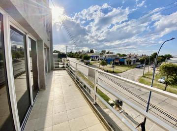 Departamento · 88m² · 5 Ambientes · 1 Cochera · 1 Dorm con Escritorio Balcòn y Cochera 88 m² - Las Palmas Departamento Venta y Alquiler