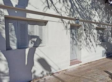 Casa · 60m² · 2 Dormitorios · Alquiler Casa - 2 Dorm. - B° Pueyrredon