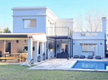 Casa · 196m² · 6 Ambientes · 2 Cocheras · Casa en Venta en San Isidro Labrador, Complejo Villanueva, Tigre.