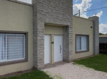 Casa de 4 ambientes, Miramar · Duplex en Conjunto a Estrenar en Av 12 y Calle 41, Amplio Terreno Ideal Inversion.
