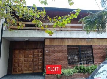 Casa · 146m² · 4 Ambientes · 2 Cocheras · Casa en Lomas de Zamora Oeste