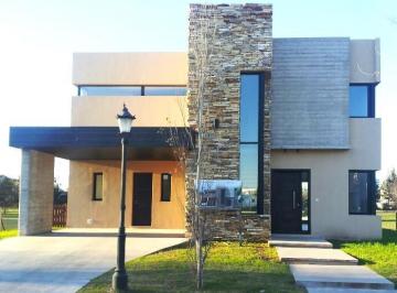 Casa · 178m² · 5 Ambientes · 2 Cocheras · Country Golf Rosario