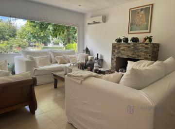 Casa · 350m² · 7 Ambientes · 2 Cocheras · Venta de Lote en Ayres de Pilar - 3498