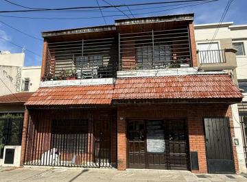 PH · 70m² · 4 Ambientes · 1 Cochera · PH en Alquiler 4 Amb. C/ Patio y Cochera - Ramos Mejia
