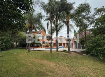 Casa · 756m² · 5 Ambientes · 2 Cocheras · Casa en Las Delicias Lote y Ubicación Excelente