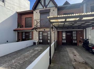 PH · 135m² · 4 Ambientes · 2 Cocheras · PH en Parque Luro