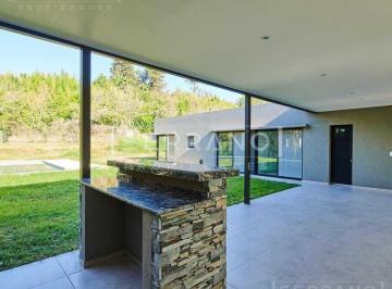 Casa · 180m² · 4 Ambientes · 4 Cocheras · Venta Casa 3 Dorm. con Pileta en El Barrio Nautico El Cazal, Escobar
