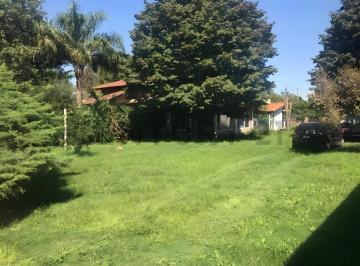 Quinta vacacional · 184m² · 5 Ambientes · Tu Lugar en El Mundo. Venta Casa de Casaquinta de 4 Ambientes + Departamento + Local Comercial en Ca