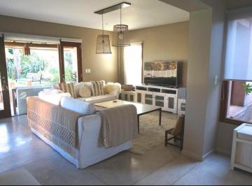 Casa · 336m² · 5 Ambientes · 2 Cocheras · Casa - Ayres de Pilar