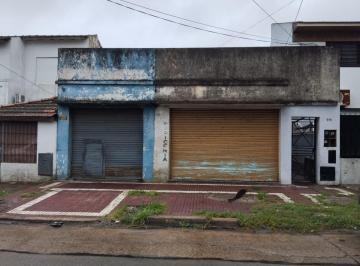 Local comercial · 112m² · 3 Ambientes · Av - Venta 2 Locales Comerciales a Reciclar en PH
