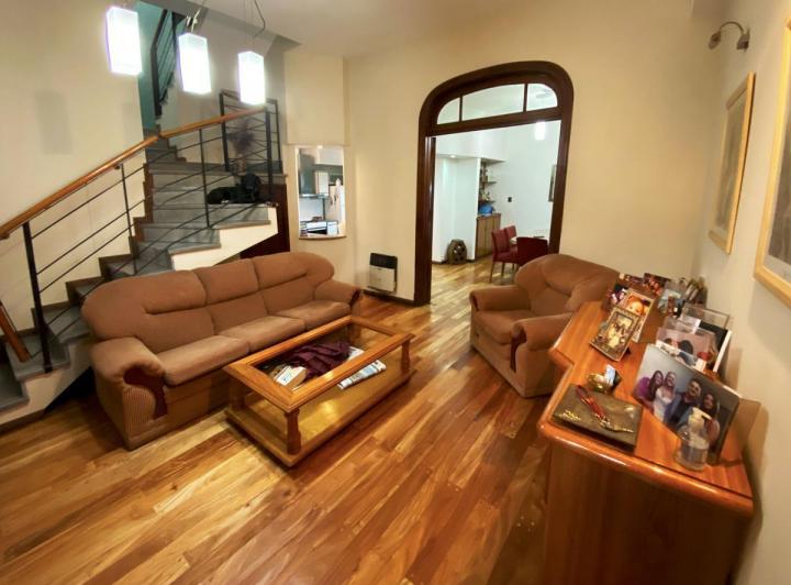 Casa · 157m² · 7 Ambientes · 1 Cochera
