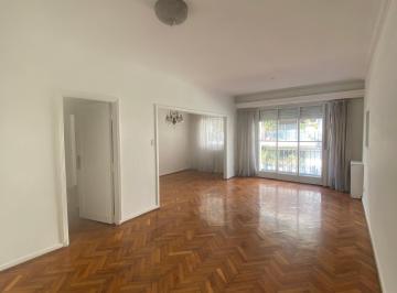 Departamento de 3 ambientes, Recoleta · Semipiso Al Frente - Piso Alto - 2 Dorm. - Balcón Corrido