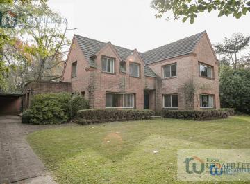 Casa · 437m² · 5 Dormitorios · 1 Cochera · Exclusiva Vista a Cancha de Golf con 5 Dorm. - Teresa Urdapilleta Propiedades